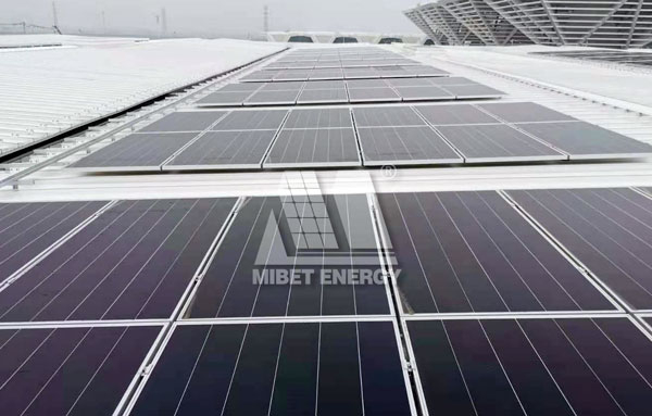 彩鋼瓦屋頂光伏電站的安裝與運維要考慮什么？