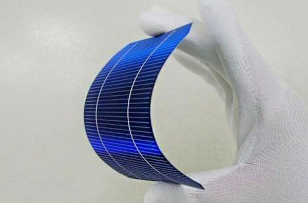 薄膜太陽(yáng)能電池有什么特點(diǎn)？與光伏電池板有什么區(qū)別？