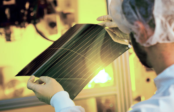 薄膜太陽(yáng)能電池的類型與發(fā)電原理